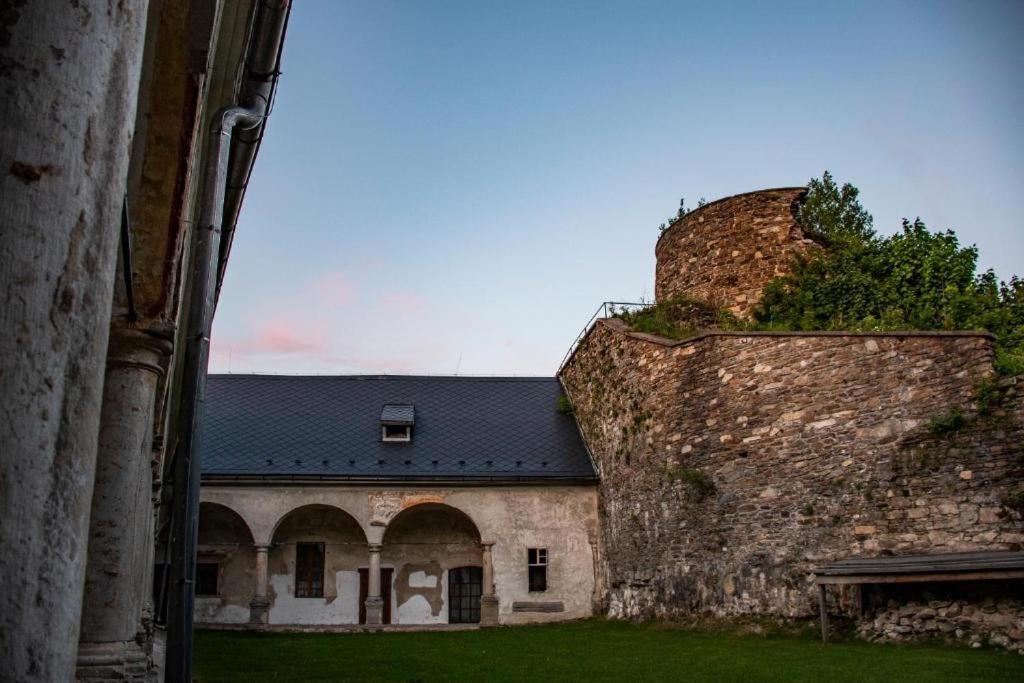 Zamek Kolstejn - Hotel Chateau Goldenstein Бранна Екстер'єр фото