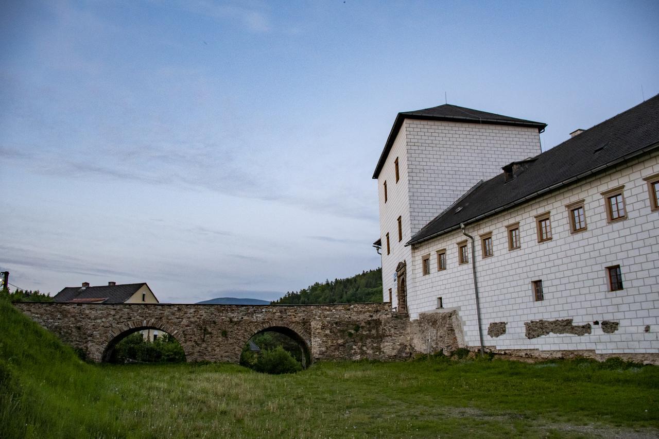 Zamek Kolstejn - Hotel Chateau Goldenstein Бранна Екстер'єр фото